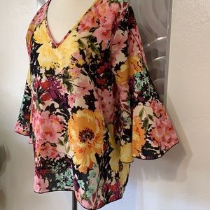 Cha Cha Vente Floral Top